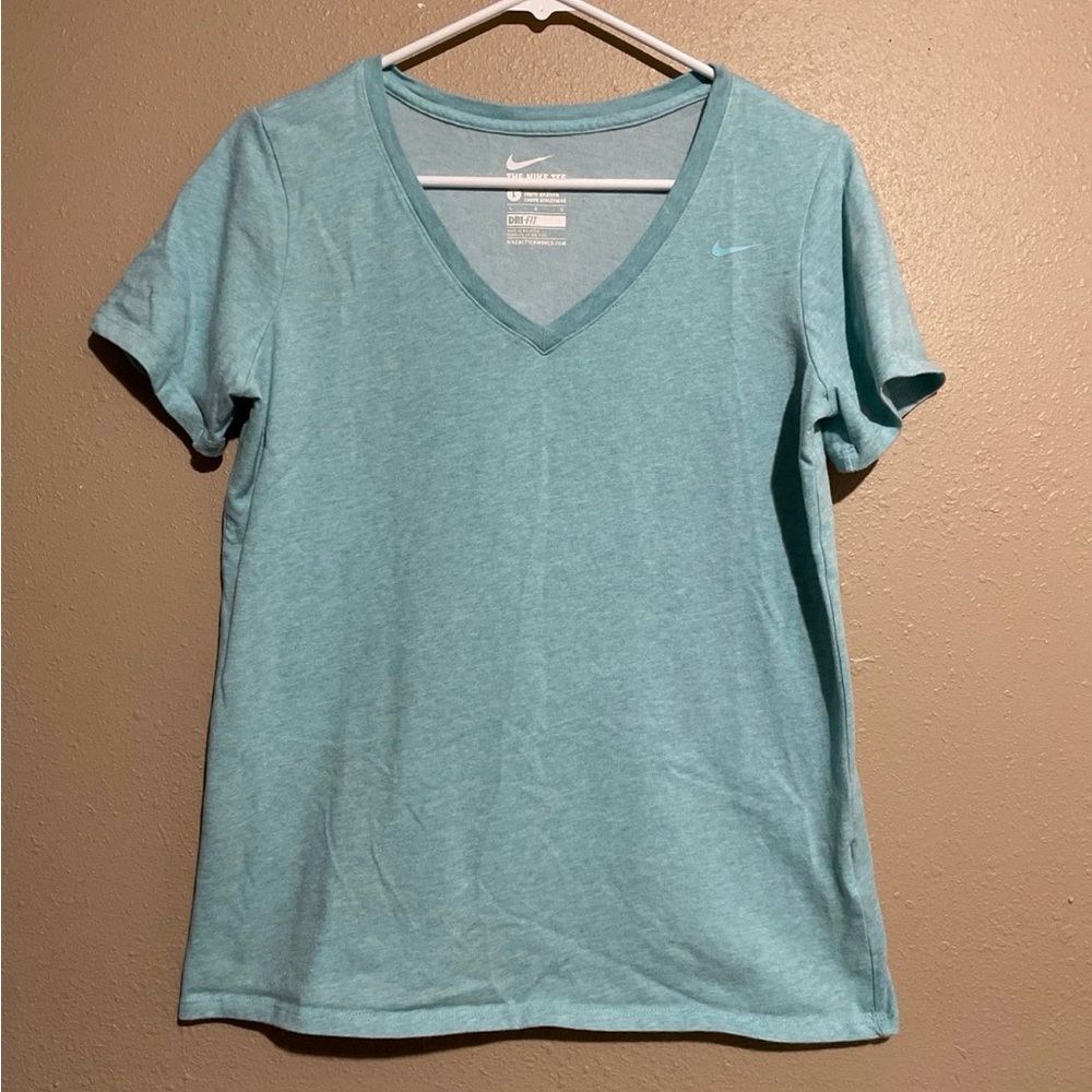 Nike Dri Fit V Neck Light Blue Short Sleeve T-Shirt Women’s L